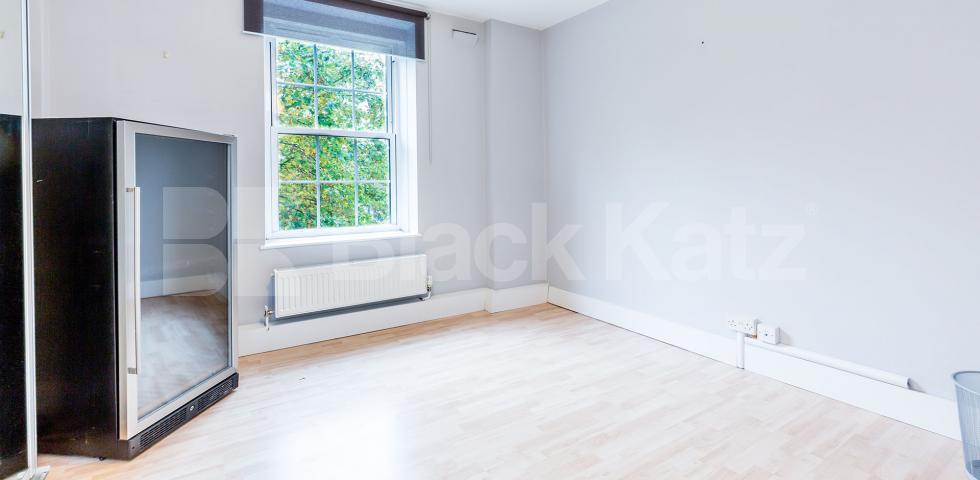 Spacious three bed with a modern kitchen and bathroom mins to tube and market Ferdinand Street, Camden / Regents Park